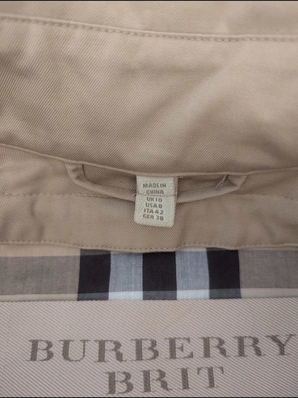Burberry Brit Tan Trench Coat with Classic Check Lining - Picture 4 of 7